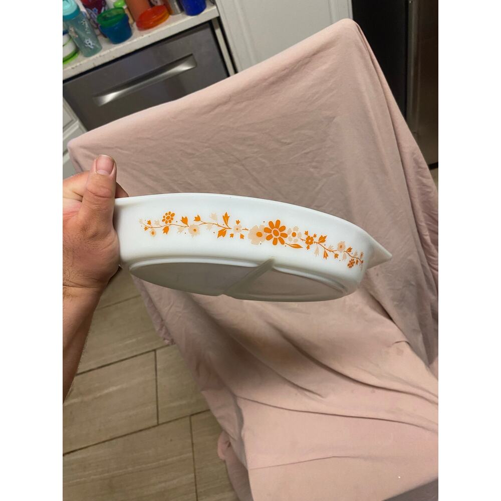 Floral Pyrex 1 ½ quart Oval Divided Dish
